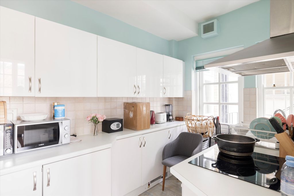 Property photo 3 of 12 Image