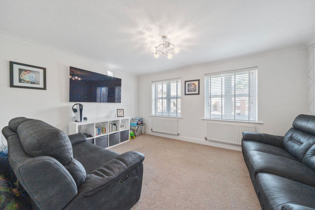 Property photo 3 of 17