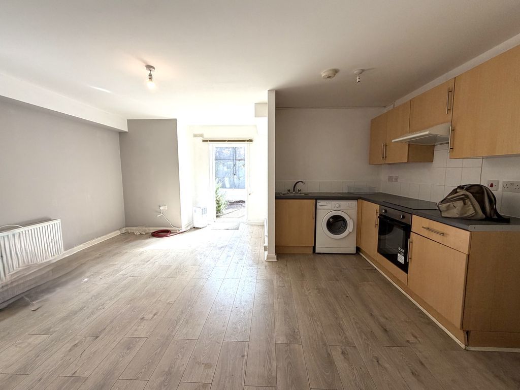 Property photo 3 of 11 Photo 5