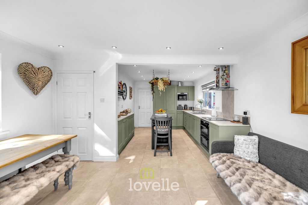 Additional image 8 of 5 bed detached house for saleWoodrow Park, Scartho, Grimsby DN33