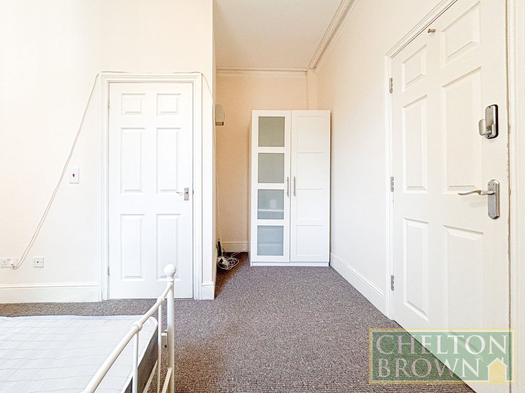 Property photo 3 of 10 Bedroom