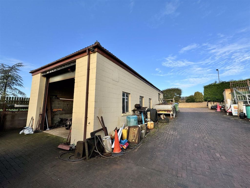 Property photo 3 of 29