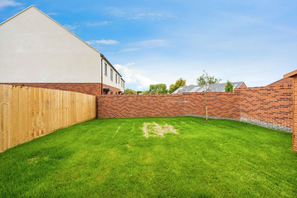 Property photo 2 of 16 Photo