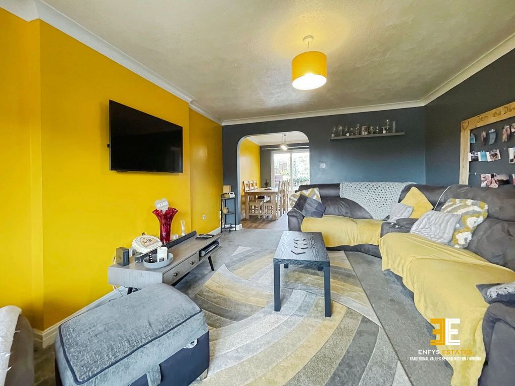 Property photo 2 of 35