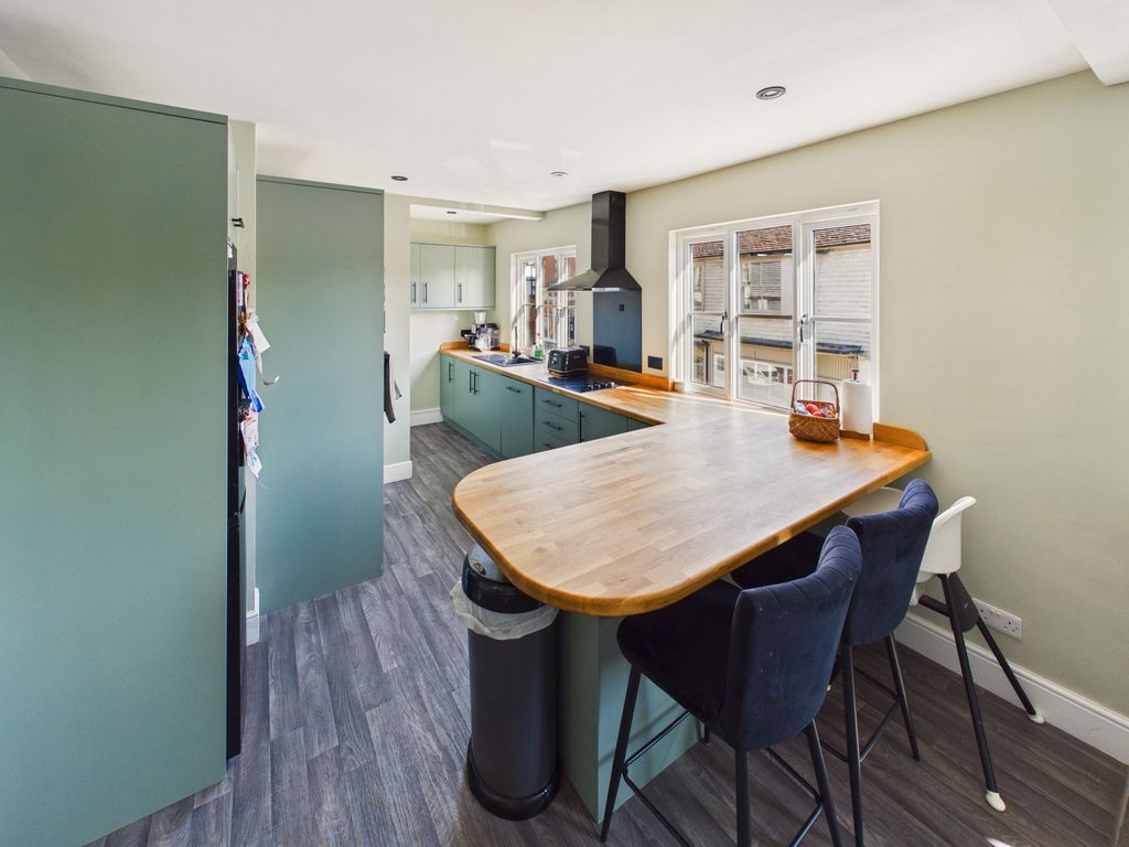Property photo 3 of 15 Kitchen