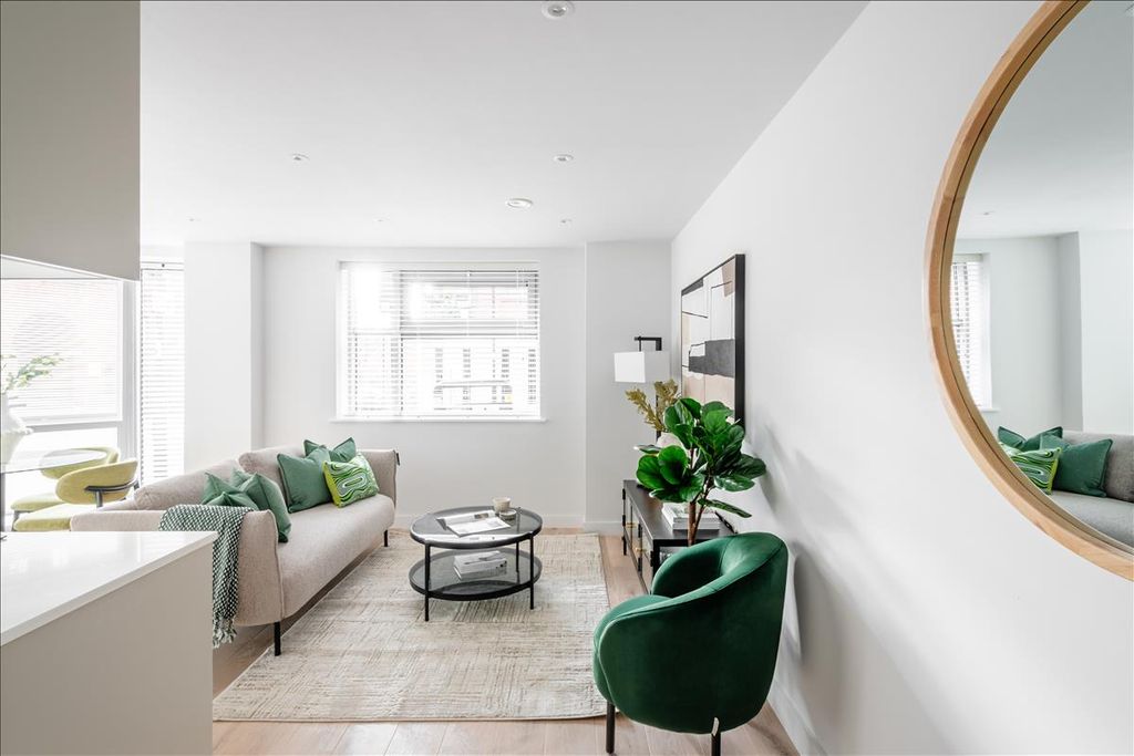 Property photo 2 of 17