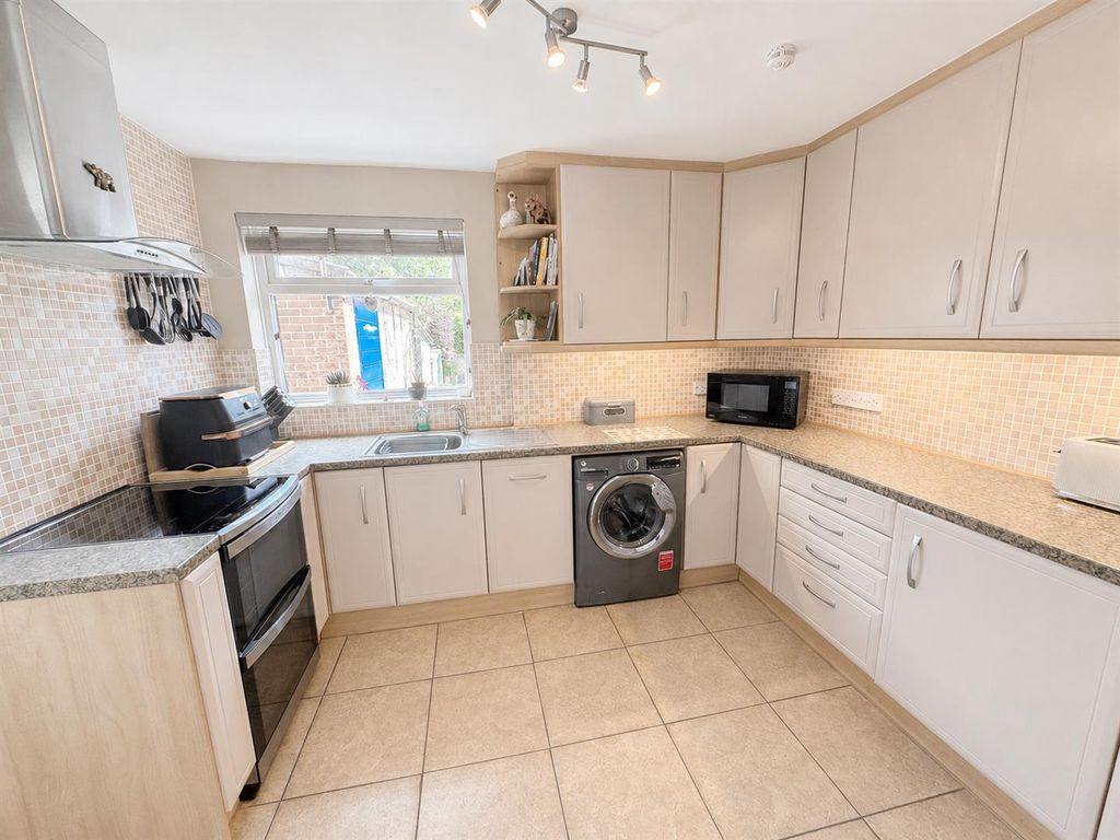 Property photo 3 of 24