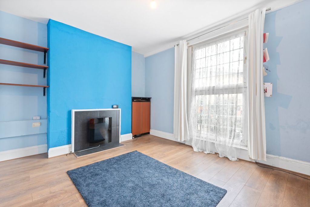 Property photo 3 of 11