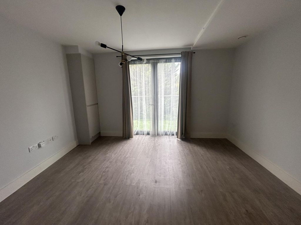 Property photo 3 of 5 Living Room