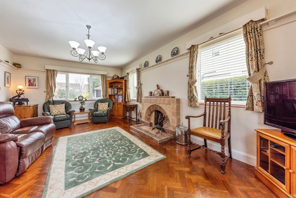 Property photo 2 of 28