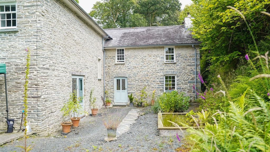 Property photo 1 of 79