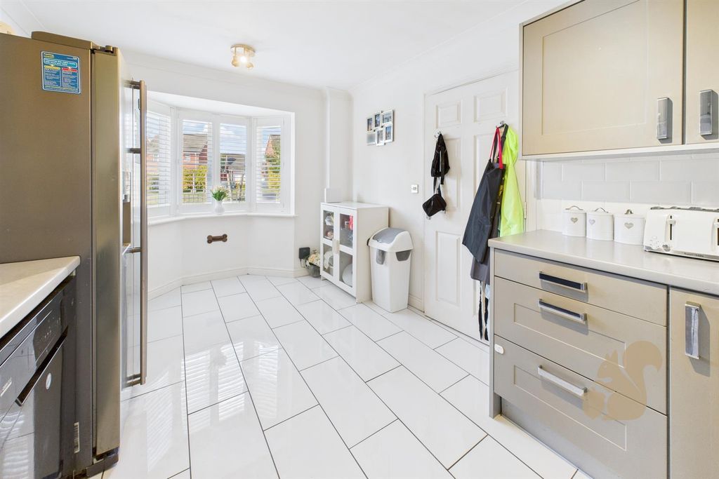 Property photo 3 of 22 Kitchen