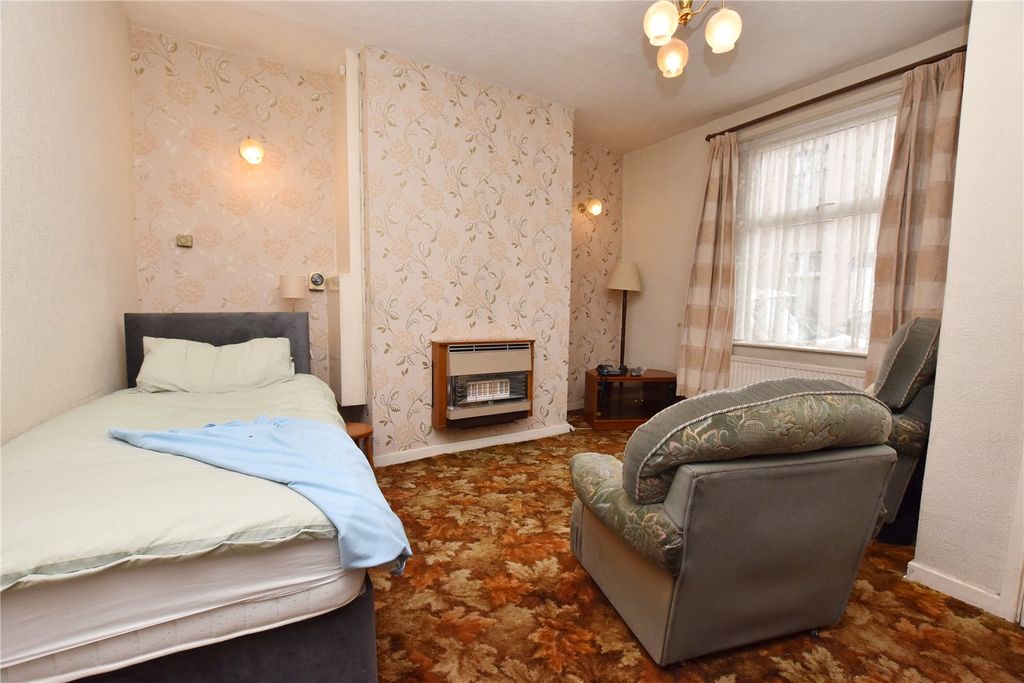 Property photo 2 of 13 Picture No. 15