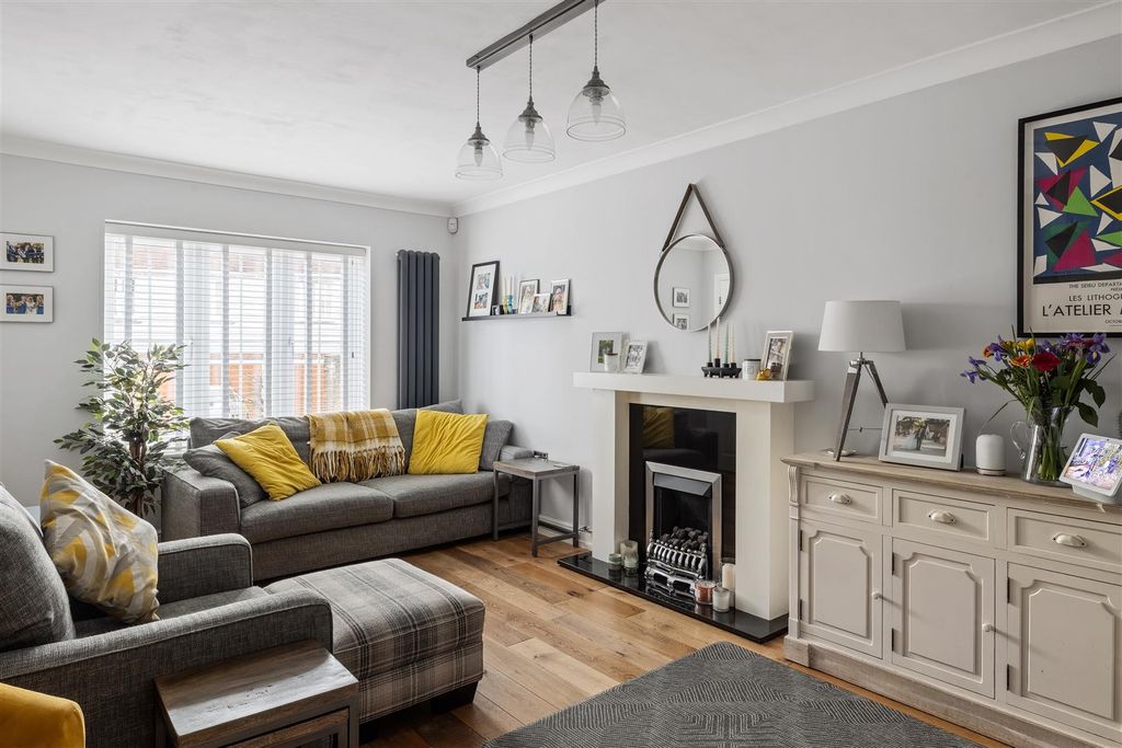 Property photo 2 of 15 2 Fletcher Way-18.Jpg