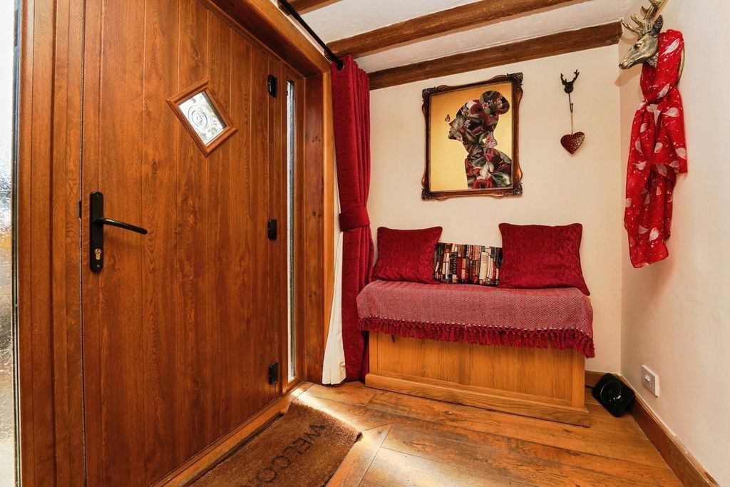 Property photo 2 of 17 Photo