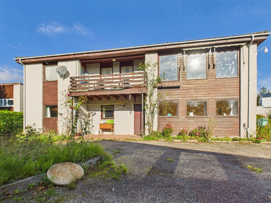 Property photo 2 of 40