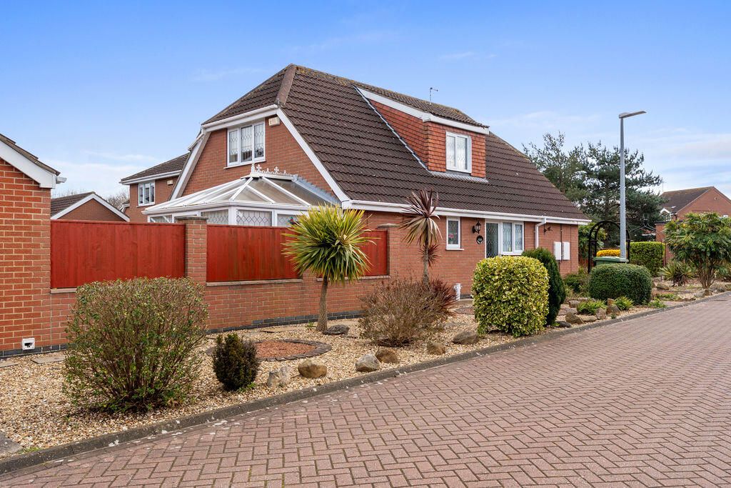 Property photo 2 of 33