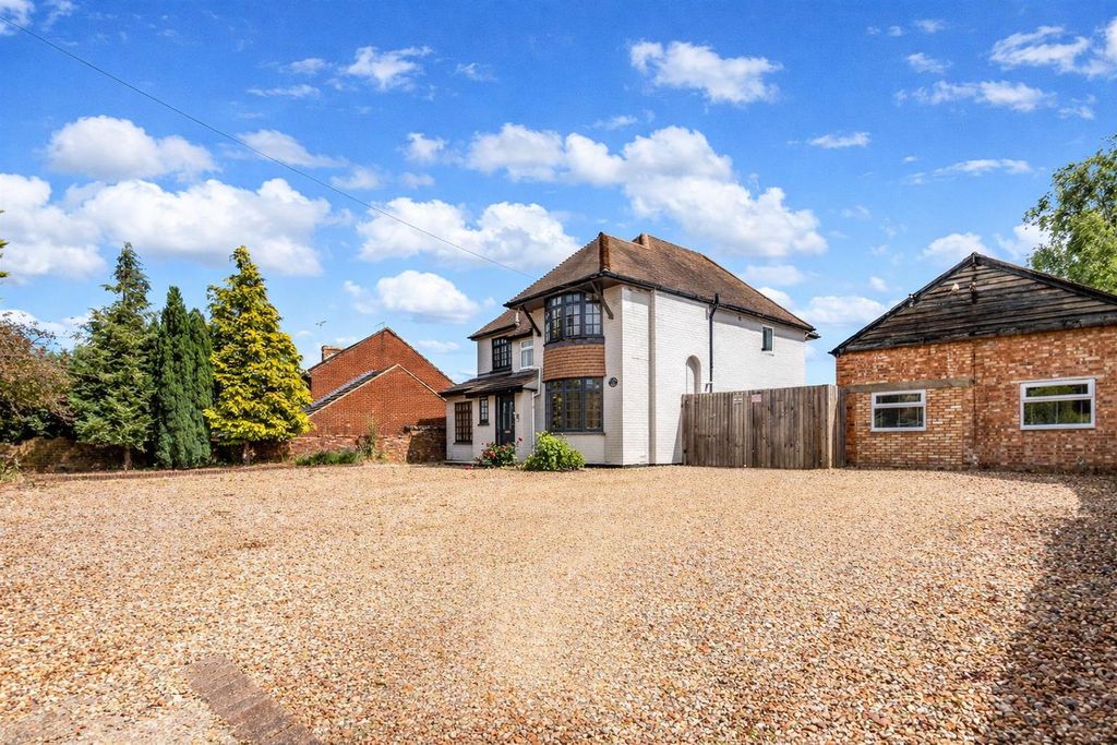 Property photo 1 of 32 C3A9C8A6-04Aa-4173-B43C-93E72E97A981.Png