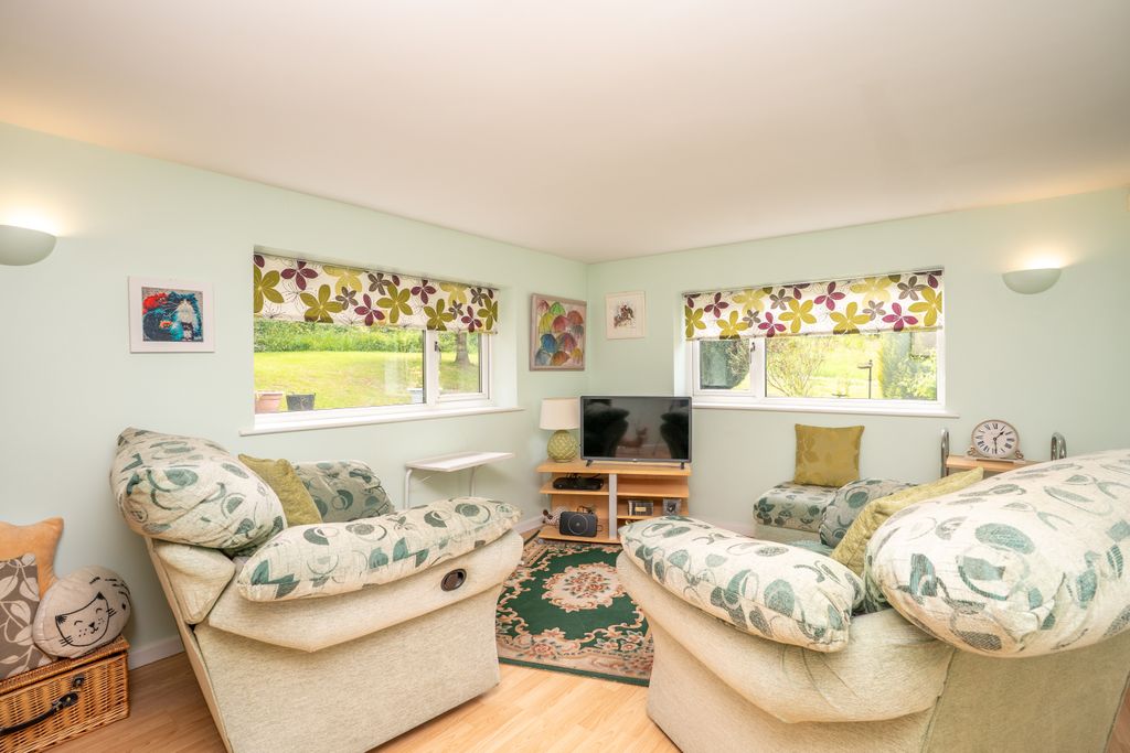 Additional image 25 of 6 bed detached house for saleWild Grove, Pudsey LS28