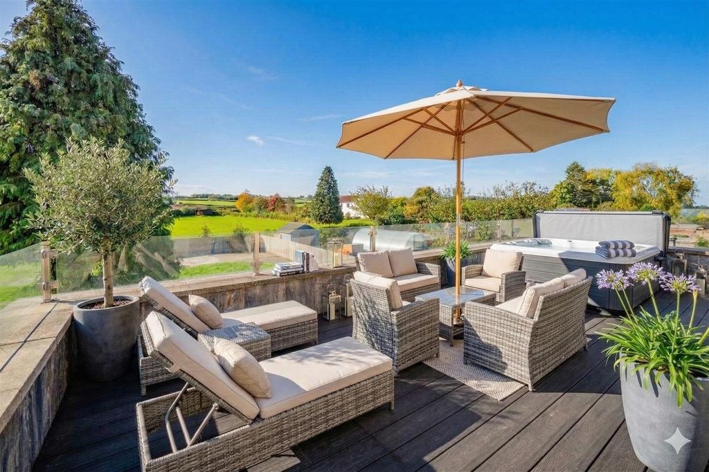 Additional image 8 of 5 bed detached house for saleMartcombe Road, Easton-In-Gordano, Bristol BS20