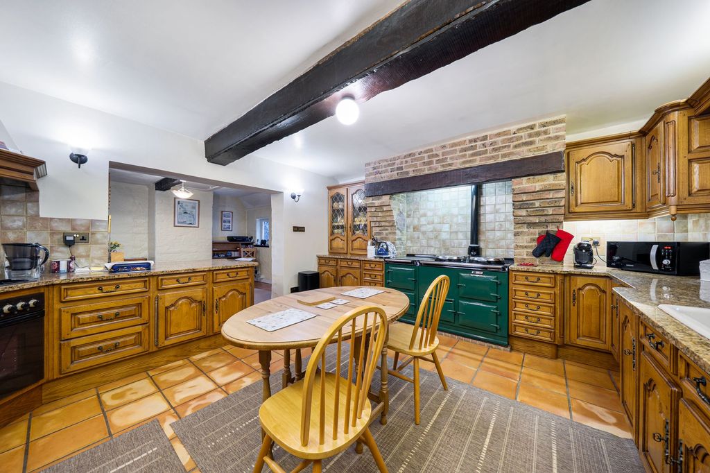 Property photo 3 of 36