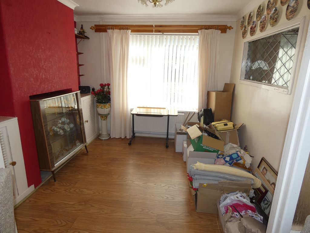 Property photo 2 of 11 Front Lounge