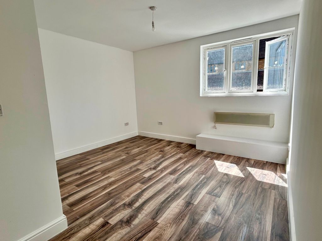 Property photo 2 of 3