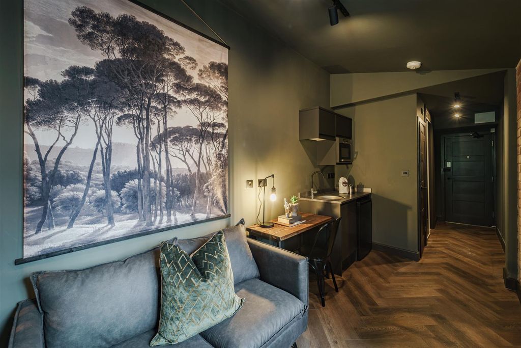 Property photo 3 of 11 022-A7R07849-Hdr.Jpg