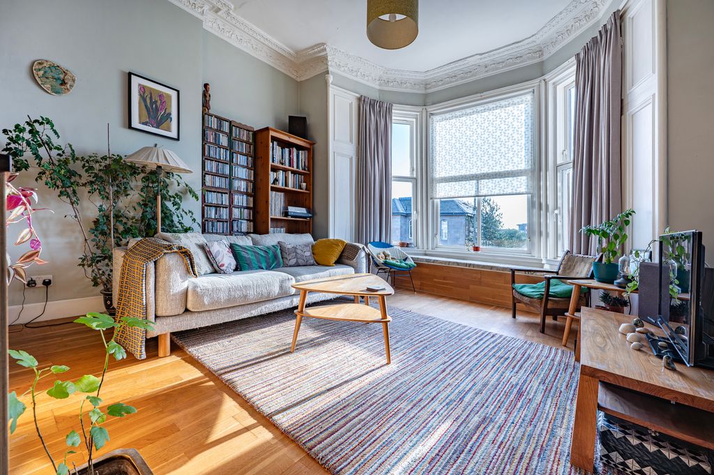 Property photo 2 of 40