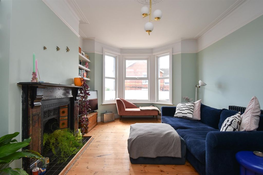 Property photo 2 of 18 Living Room