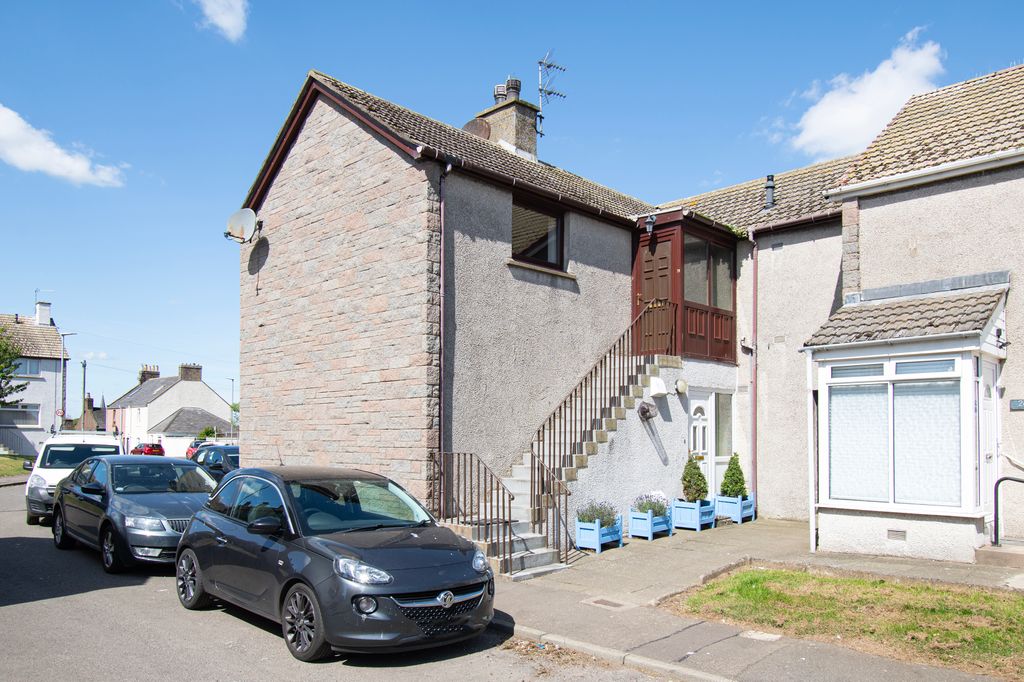 Property photo 2 of 31