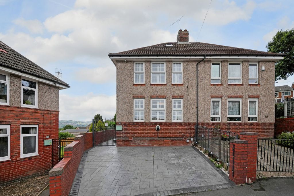 Property photo 1 of 33