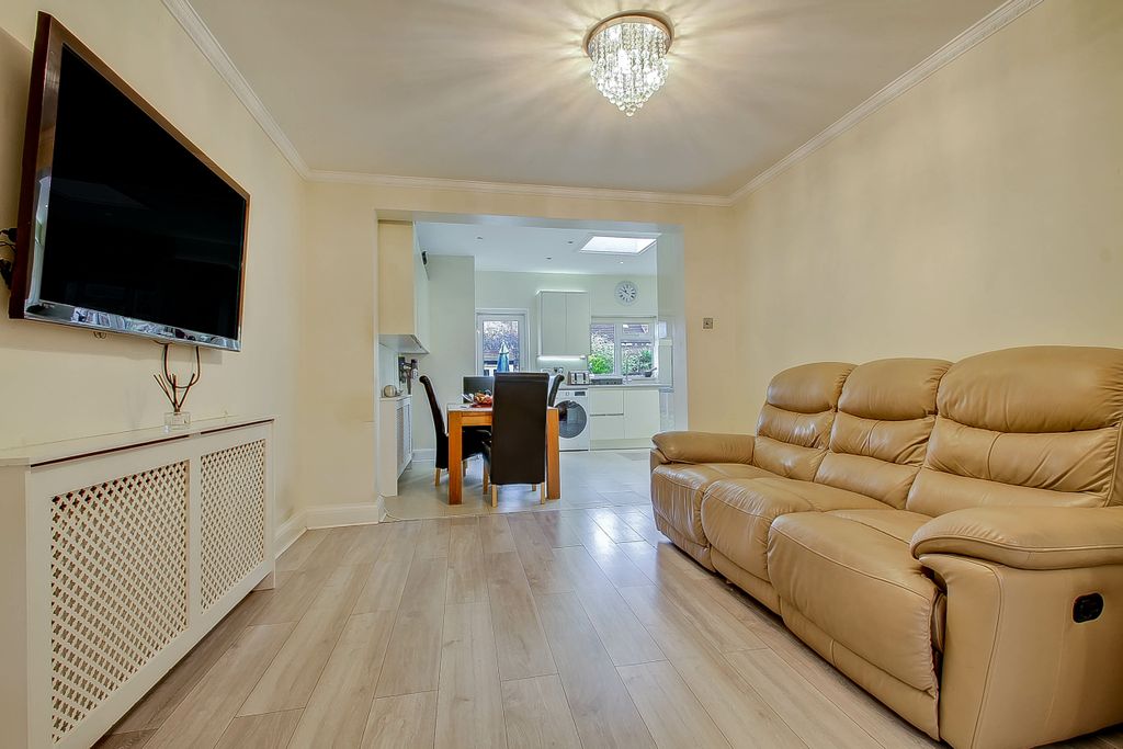 Property photo 3 of 18