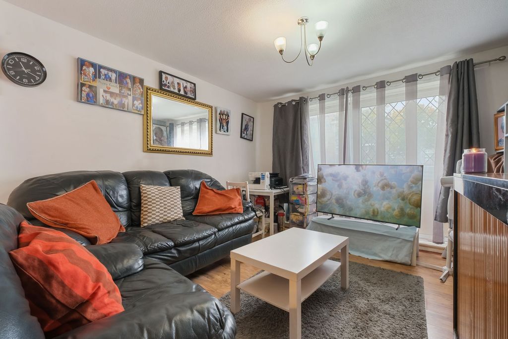 Property photo 3 of 12