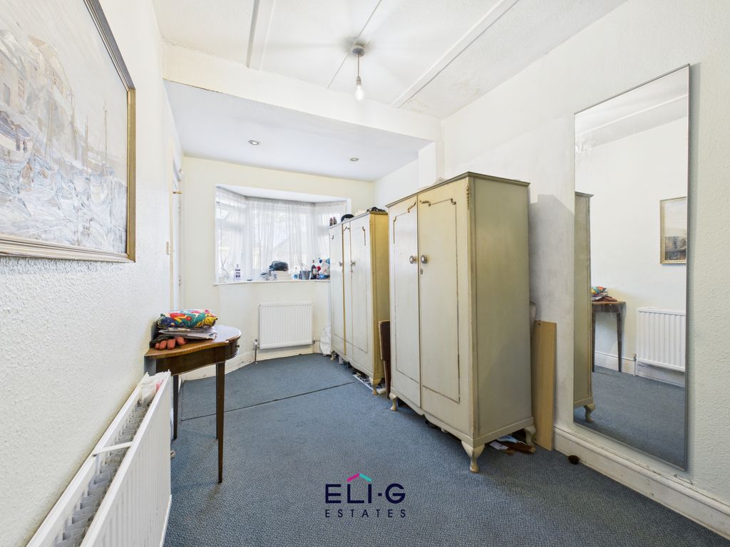 Property photo 2 of 8 Gallery