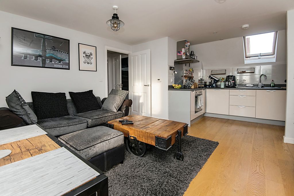 Property photo 2 of 6