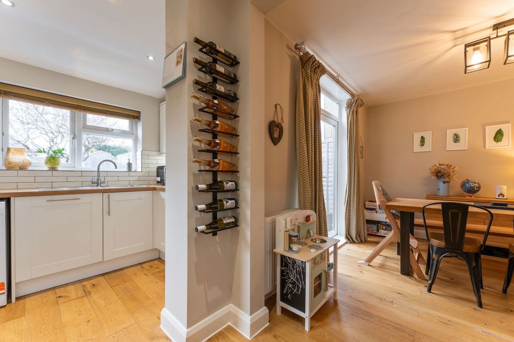 Property photo 3 of 19