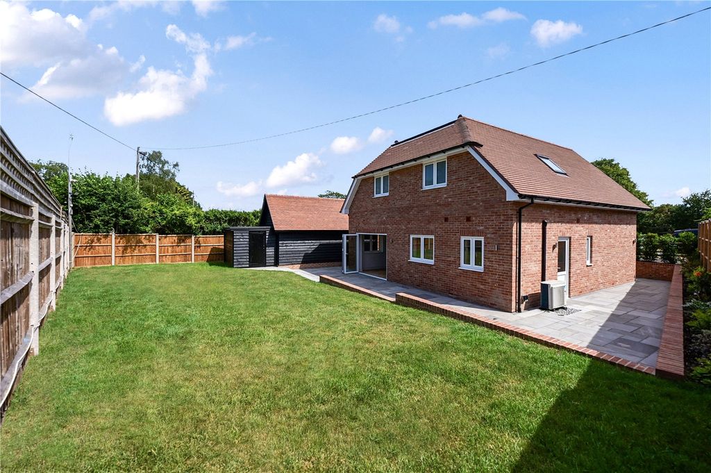Property photo 1 of 19 Picture No. 05