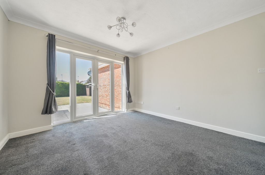 Property photo 2 of 19 1500467-13-19Fae5A6E3304