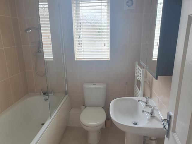Property photo 3 of 4 132 Charles St Bathroom.Jpg