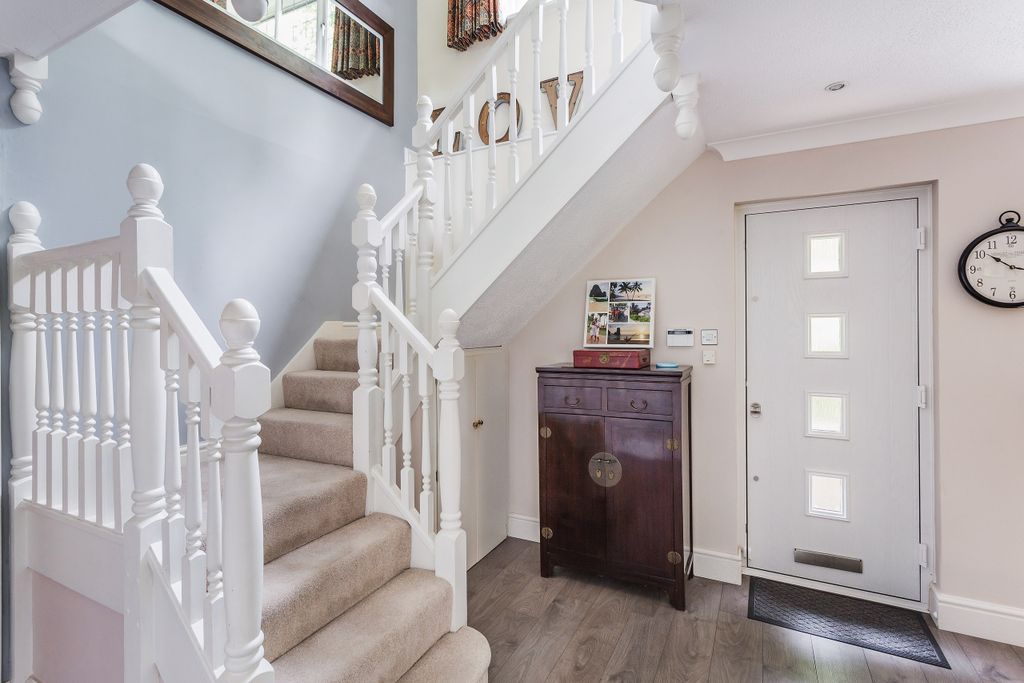 Property photo 3 of 31 32560538.Jpg?v=