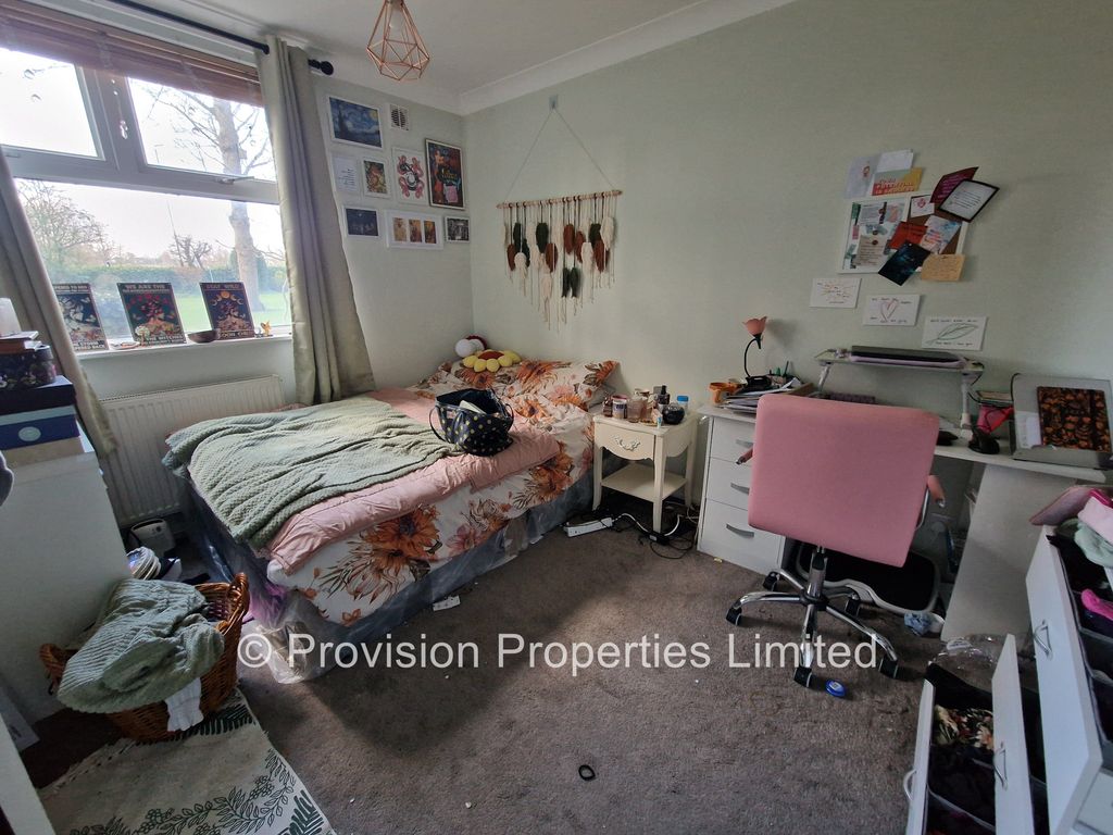 Property photo 3 of 11 Photo