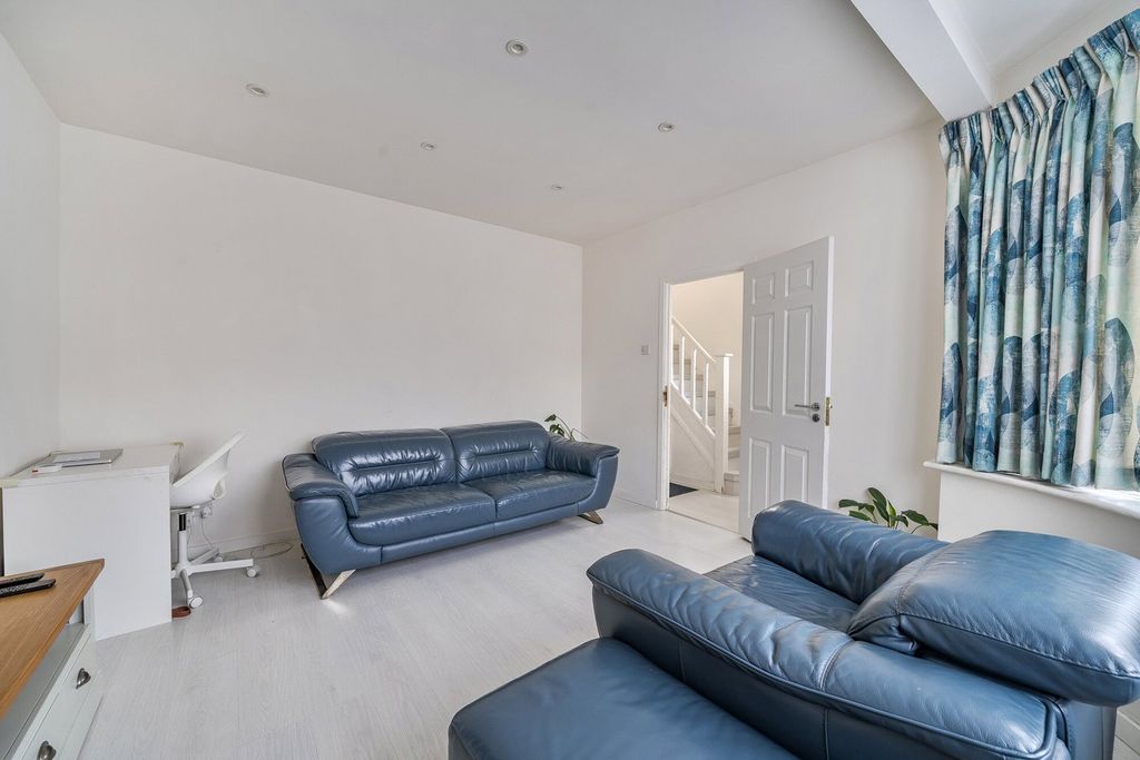 Property photo 2 of 16 Picture No. 02