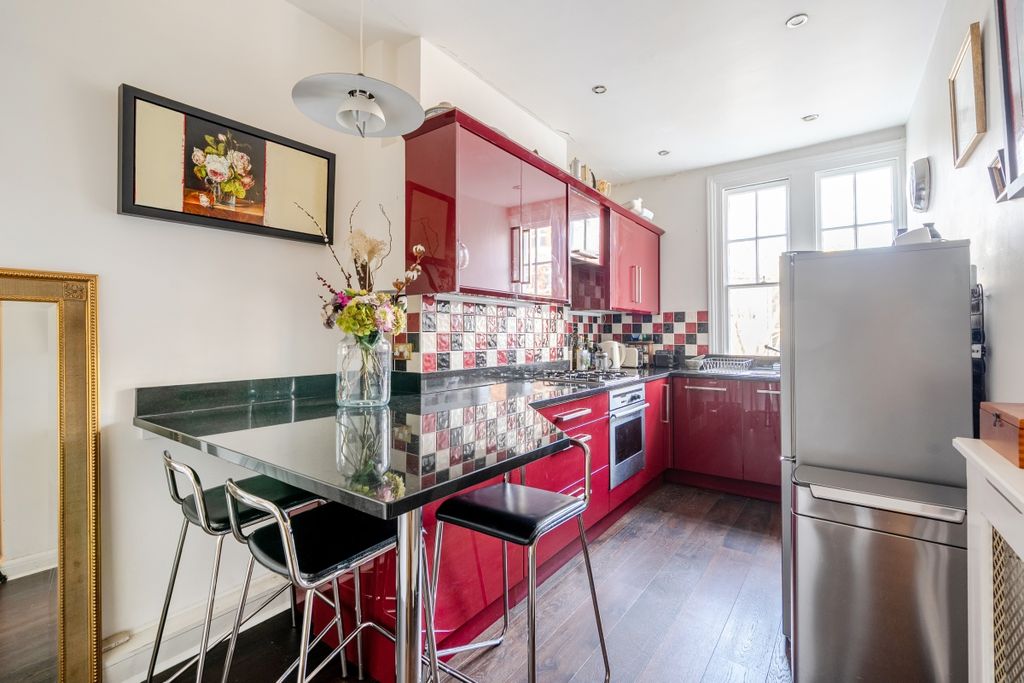 Property photo 2 of 9 1383212-15-691dc2...