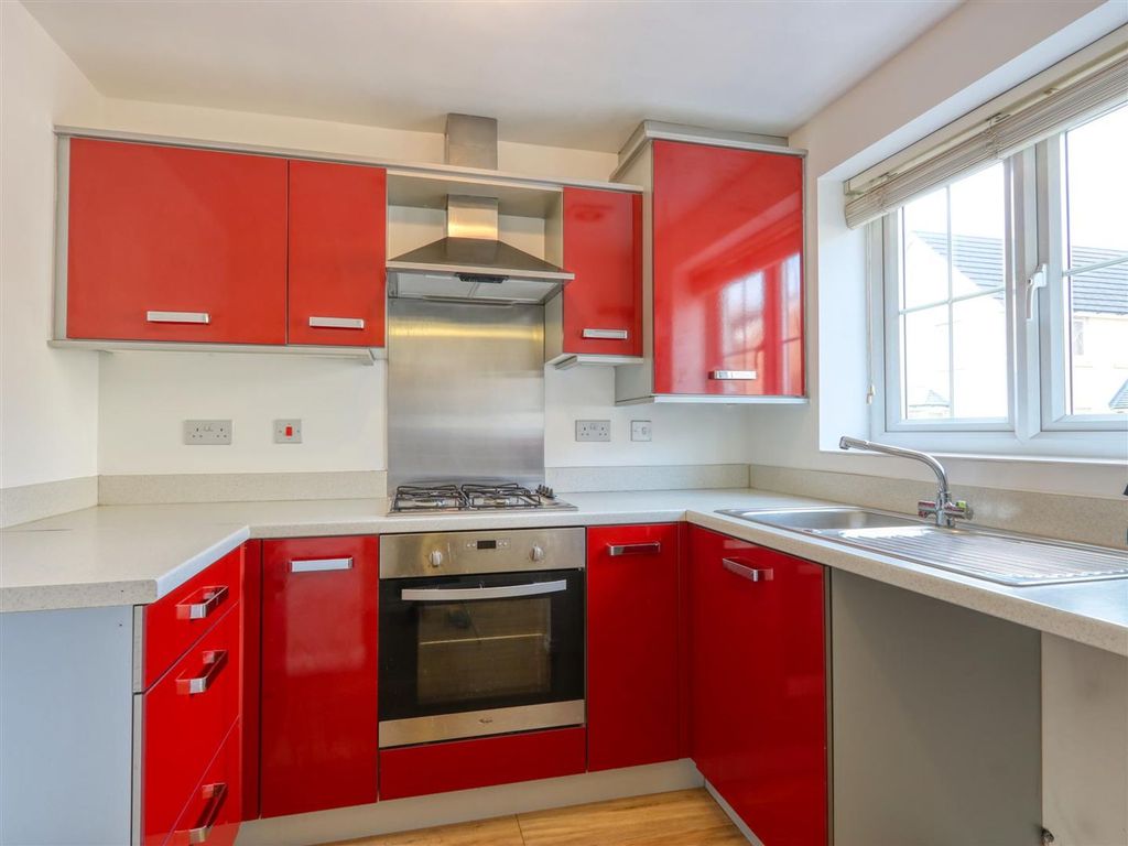 Property photo 2 of 11 Kitchen