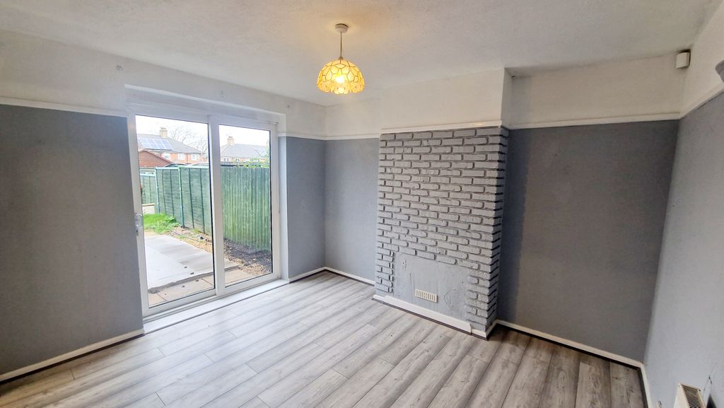 Property photo 3 of 8 Dining Room