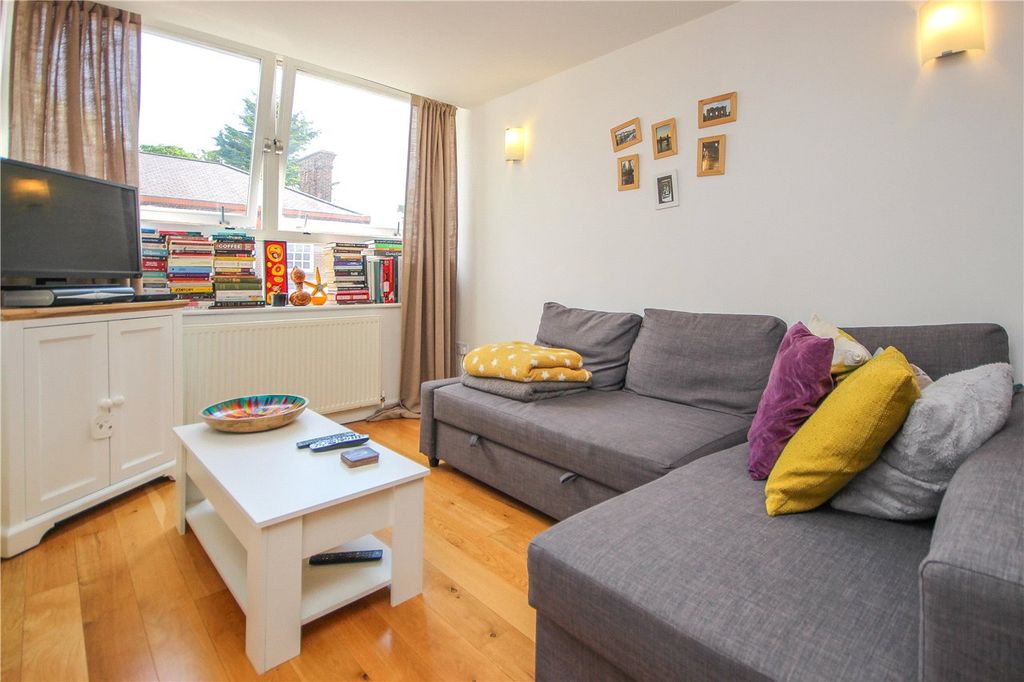 Property photo 2 of 10 Living Room