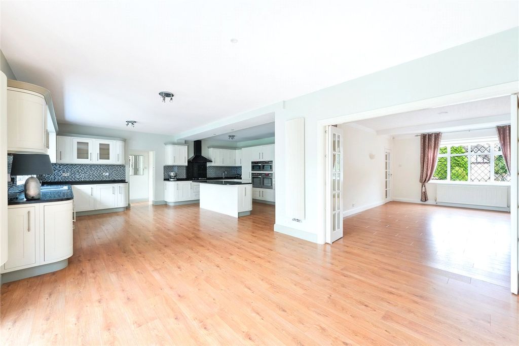 Property photo 2 of 26 Picture No. 21