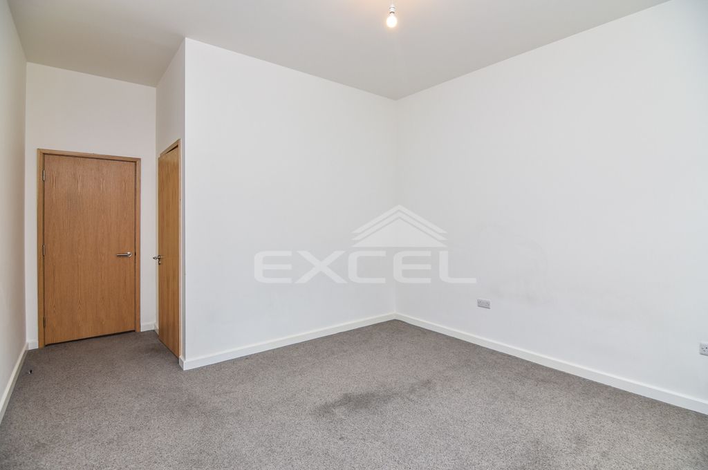 Property photo 3 of 5 Master Bedroom