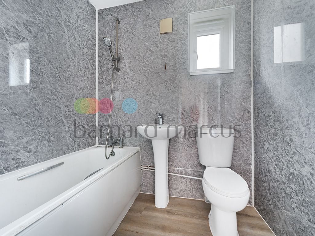 Property photo 2 of 7 Bathroom